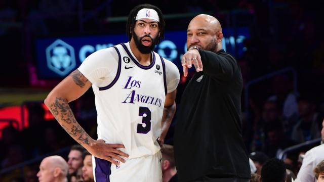 注册投注-戴维斯37+18带队结束连败，他用实际行动支持主帅