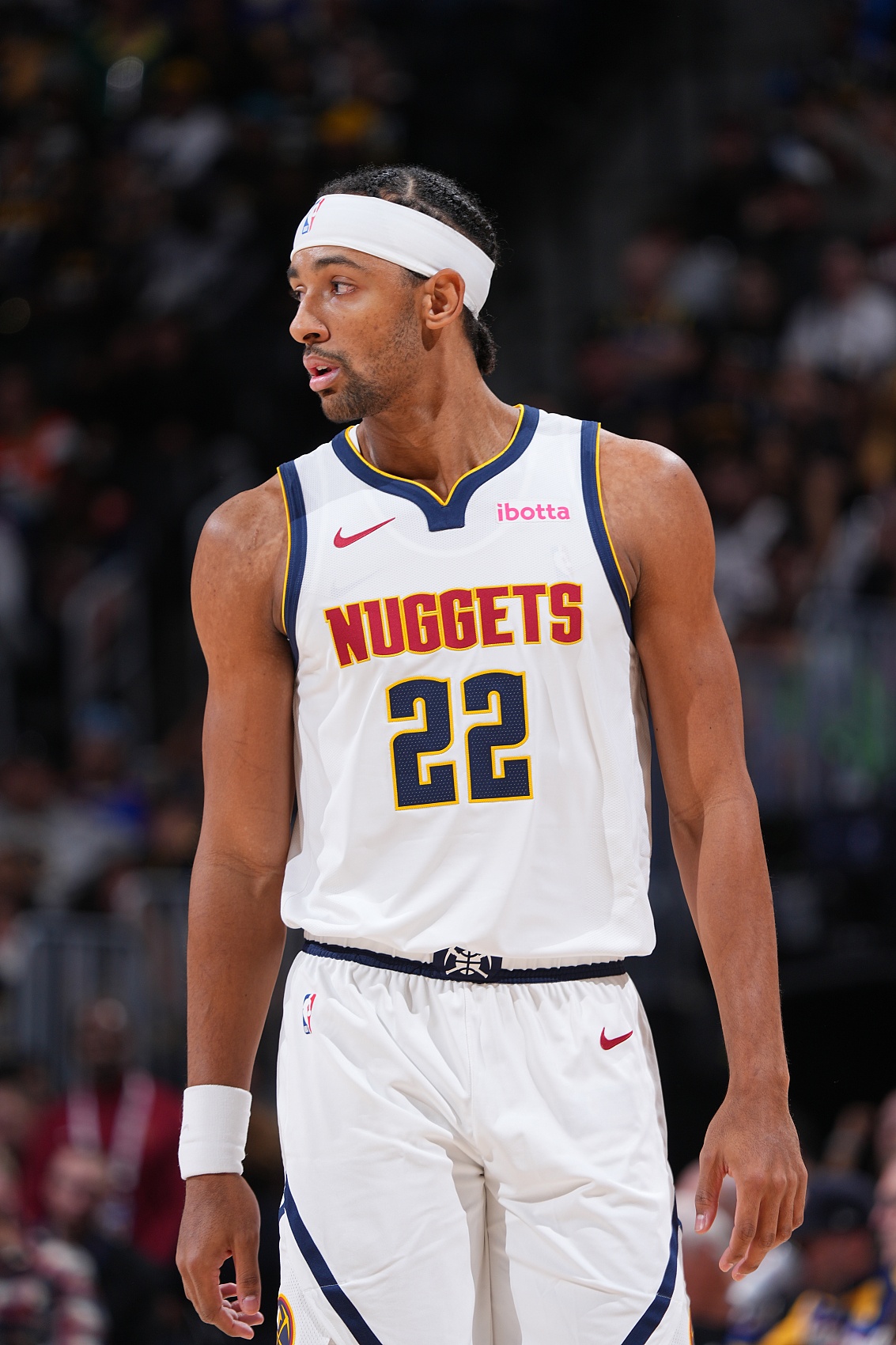 直播入口-内线支柱！纳吉全场12投4中&amp;罚球2中2 得到11分12板2助2帽