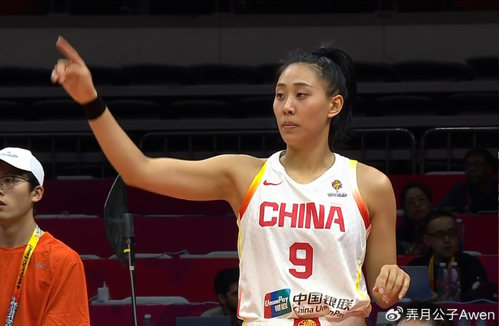 光好看没用！3战三分6中0，大空位不敢投，球迷：完全没进攻能力|唐子婷|张茹|国家队|锋线|李梦_新浪体育_新浪新闻
